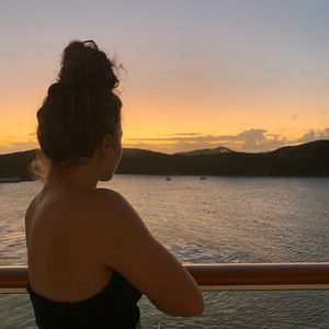 Meet your Posher, Laurie